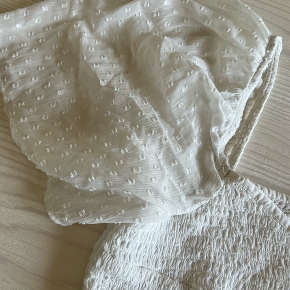 Abercrombie & Fitch top! Size XL. Worn once. Like new condition. - Picture 4 of 6